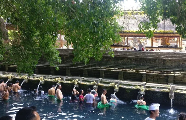 Tour ke Pura Tirta Empul Bali